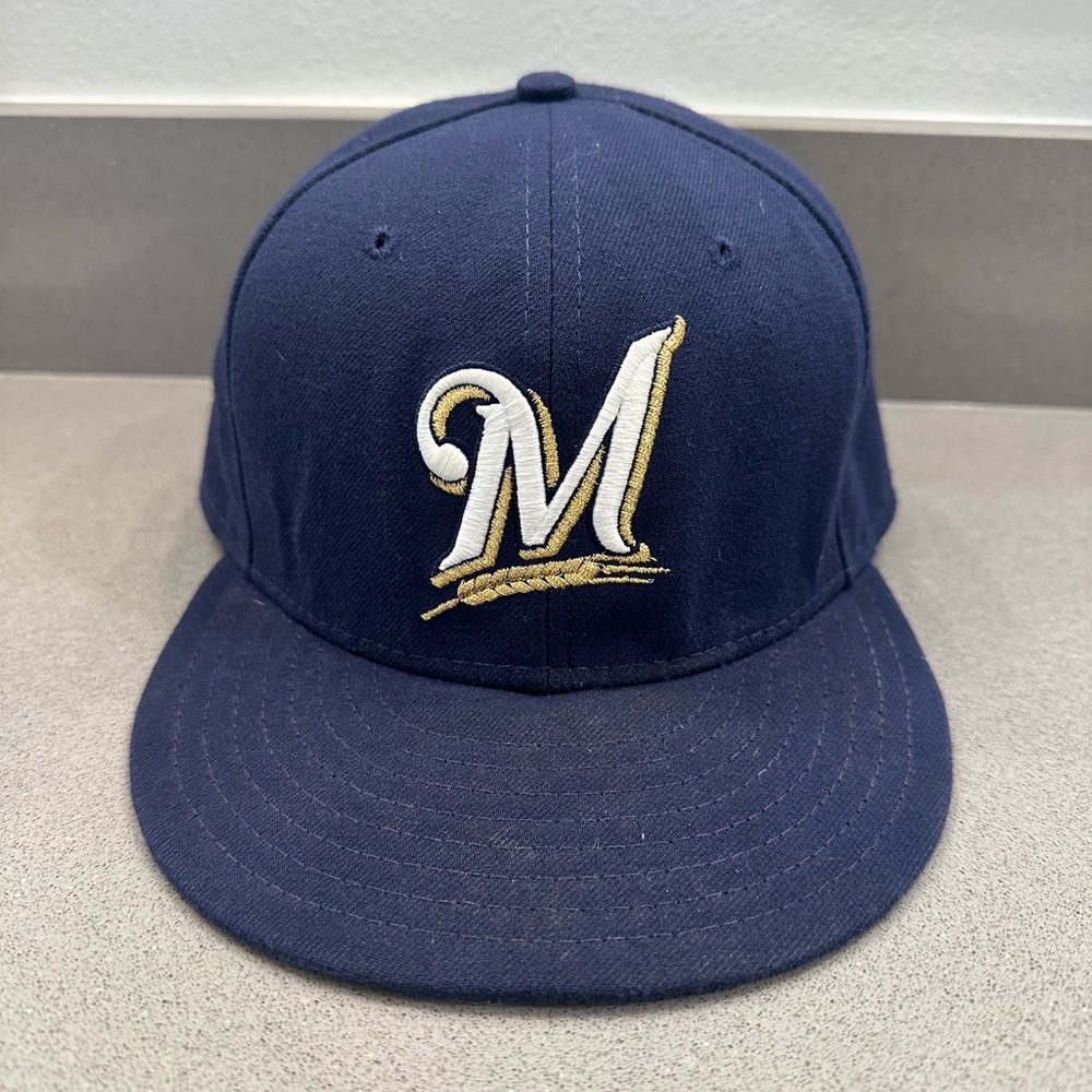 ⚾️ Milwaukee Brewers Navy Fitted Baseball Cap. Size 7.5